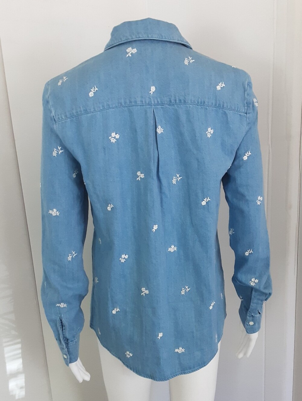 SEZANE Tomboy 100% Cotton Floral Embroidered Denim Button-Front Shirt Sz 0 NWT - Picture 4 of 7
